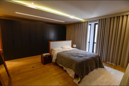 Apartamento à venda com 156m², 3 quartos e 2 vagas Apartamento à venda com 156m², 3 quartos e 2 vagasSuíte 1