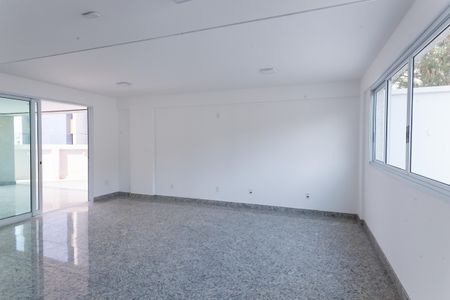 Apartamento à venda com 102m², 3 quartos e 2 vagas Apartamento à venda com 102m², 3 quartos e 2 vagasÁrea comum - Salão de festas