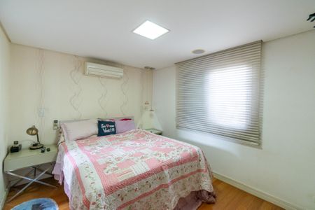 Casa de condomínio à venda com 155m², 3 quartos e 3 vagasSuíte