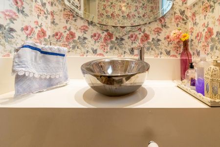 Casa de condomínio à venda com 155m², 3 quartos e 3 vagasLavabo