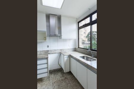 Apartamento à venda com 120m², 4 quartos e 2 vagas Apartamento à venda com 120m², 4 quartos e 2 vagasCozinha