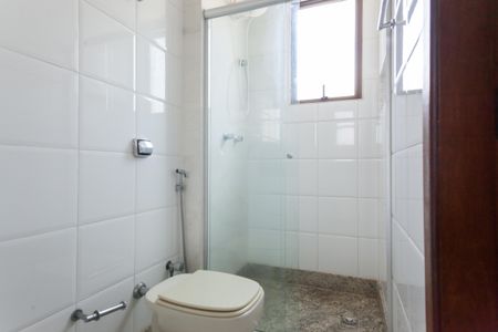 Apartamento à venda com 120m², 4 quartos e 2 vagas Apartamento à venda com 120m², 4 quartos e 2 vagasBanheiro Suíte 01