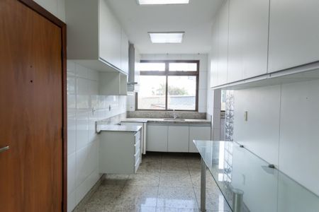 Apartamento à venda com 120m², 4 quartos e 2 vagas Apartamento à venda com 120m², 4 quartos e 2 vagasCozinha