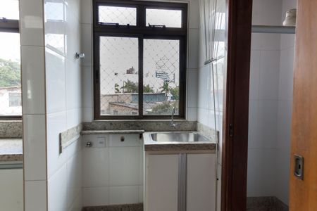 Apartamento à venda com 120m², 4 quartos e 2 vagas Apartamento à venda com 120m², 4 quartos e 2 vagasÁrea de Serviço