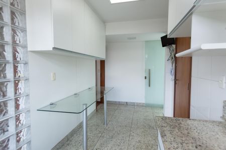 Apartamento à venda com 120m², 4 quartos e 2 vagas Apartamento à venda com 120m², 4 quartos e 2 vagasCozinha