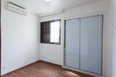 Apartamento à venda com 120m², 4 quartos e 2 vagas Apartamento à venda com 120m², 4 quartos e 2 vagassemi suite 1