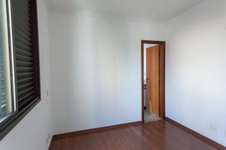 Apartamento à venda com 120m², 4 quartos e 2 vagas Apartamento à venda com 120m², 4 quartos e 2 vagasSuíte 02