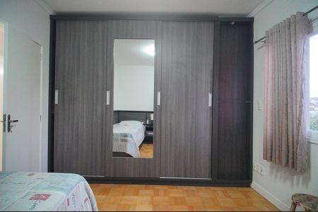 Casa à venda com 300m², 5 quartos e 2 vagasSuíte 2