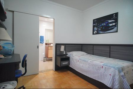 Casa à venda com 300m², 5 quartos e 2 vagasSuíte 2