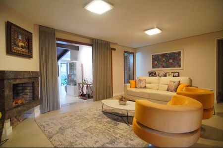 Sala de casa à venda com 5 quartos, 300m² em São Jorge, Novo Hamburgo