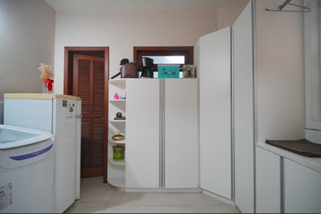 Casa à venda com 300m², 5 quartos e 2 vagasÁrea de Serviço