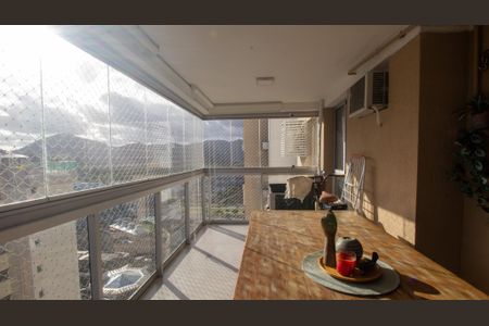 Apartamento à venda com 96m², 3 quartos e 1 vagaVaranda