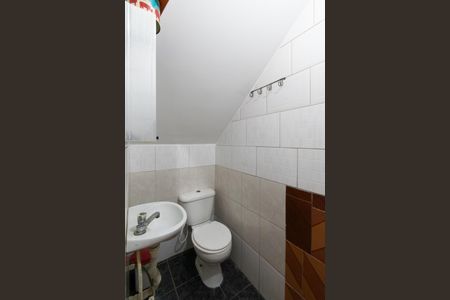 Casa à venda com 242m², 7 quartos e 4 vagasBanheiro de Serviço casa 1