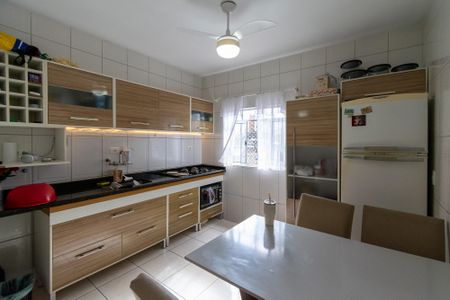 Casa à venda com 242m², 7 quartos e 4 vagasCasa 2 Cozinha