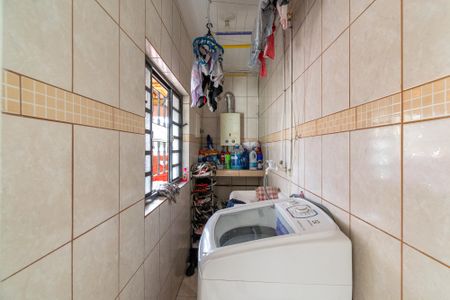 Casa à venda com 242m², 7 quartos e 4 vagasCasa 2 Área de serviço