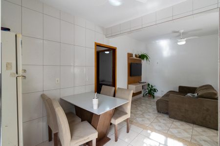 Casa à venda com 242m², 7 quartos e 4 vagasCasa 2 Cozinha