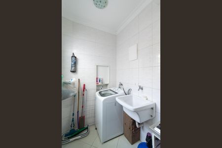 Casa à venda com 242m², 7 quartos e 4 vagasCasa 3 Área de serviço