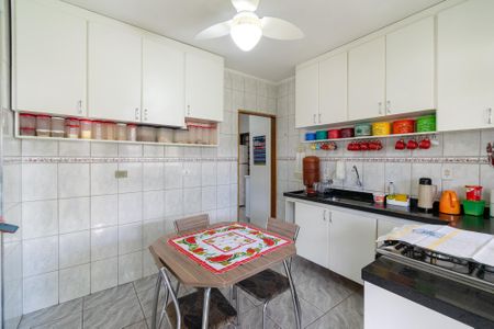 Casa à venda com 242m², 7 quartos e 4 vagasCozinha casa 1