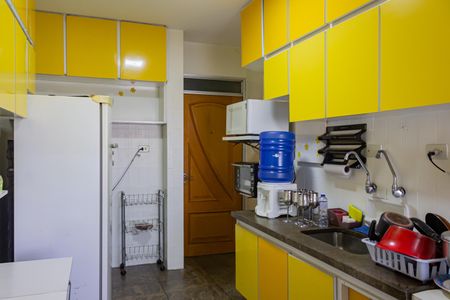 Apartamento para alugar com 135m², 4 quartos e 1 vaga Apartamento para alugar com 135m², 4 quartos e 1 vagaCozinha