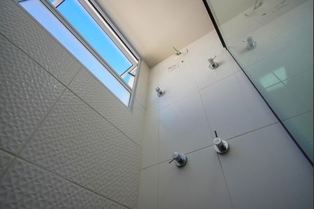 Apartamento à venda com 44m², 2 quartos e 1 vaga Apartamento à venda com 44m², 2 quartos e 1 vagaBanheiro