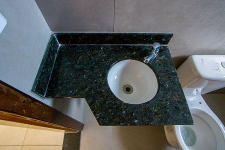 Apartamento à venda com 72m², 3 quartos e 2 vagasBanheiro social