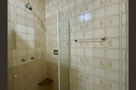 Apartamento à venda com 90m², 2 quartos e 1 vaga Apartamento à venda com 90m², 2 quartos e 1 vagaBanheiro social