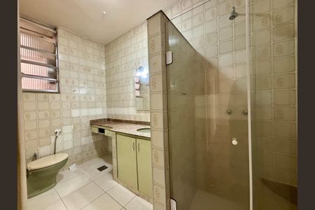 Apartamento à venda com 90m², 2 quartos e 1 vaga Apartamento à venda com 90m², 2 quartos e 1 vagaBanheiro social