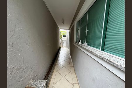 Casa à venda com 223m², 3 quartos e 3 vagas Casa à venda com 223m², 3 quartos e 3 vagasCorredor