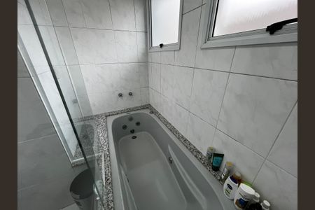 Casa à venda com 223m², 3 quartos e 3 vagas Casa à venda com 223m², 3 quartos e 3 vagasBanheiro da Suíte 1