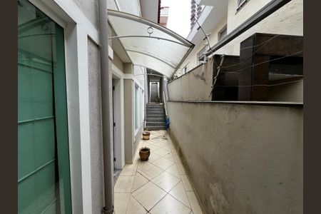 Casa à venda com 223m², 3 quartos e 3 vagas Casa à venda com 223m², 3 quartos e 3 vagasCorredor