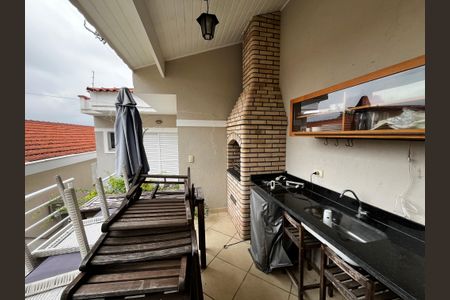 Casa à venda com 223m², 3 quartos e 3 vagas Casa à venda com 223m², 3 quartos e 3 vagasÁrea comum - Churrasqueira