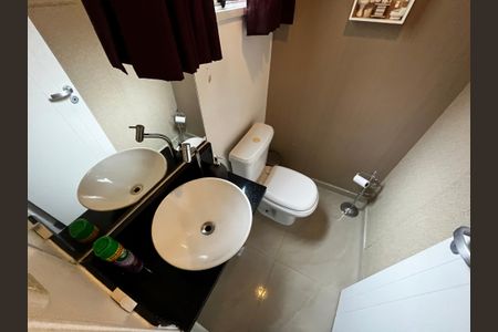 Casa à venda com 223m², 3 quartos e 3 vagas Casa à venda com 223m², 3 quartos e 3 vagasLavabo