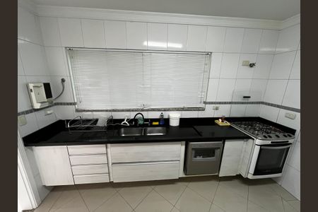 Casa à venda com 223m², 3 quartos e 3 vagas Casa à venda com 223m², 3 quartos e 3 vagasCozinha
