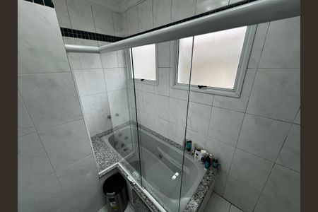 Casa à venda com 223m², 3 quartos e 3 vagas Casa à venda com 223m², 3 quartos e 3 vagasBanheiro da Suíte 1