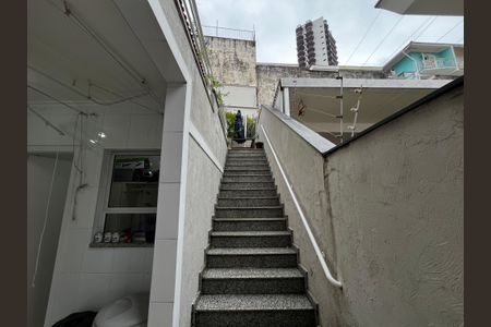 Casa à venda com 223m², 3 quartos e 3 vagas Casa à venda com 223m², 3 quartos e 3 vagasEscada