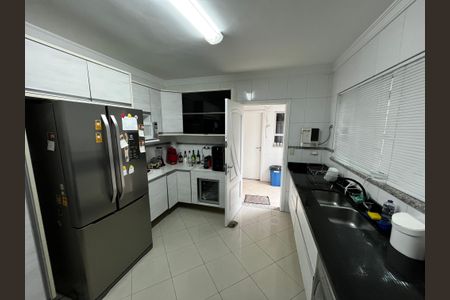Casa à venda com 223m², 3 quartos e 3 vagas Casa à venda com 223m², 3 quartos e 3 vagasCozinha