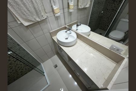 Apartamento à venda com 80m², 3 quartos e 2 vagasBanheiro da Suíte
