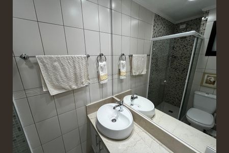 Apartamento à venda com 80m², 3 quartos e 2 vagasBanheiro da Suíte