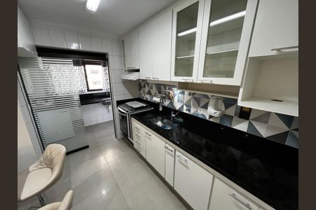 Apartamento à venda com 80m², 3 quartos e 2 vagasCozinha