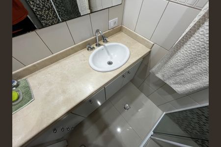 Apartamento à venda com 80m², 3 quartos e 2 vagasBanheiro Social