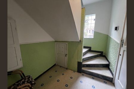 Apartamento à venda com 65m², 2 quartos e sem vaga Apartamento à venda com 65m², 2 quartos e sem vagaHall