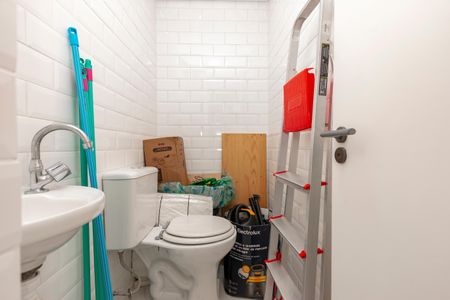 Apartamento à venda com 84m², 3 quartos e 2 vagas Apartamento à venda com 84m², 3 quartos e 2 vagasBanheiro de Serviço