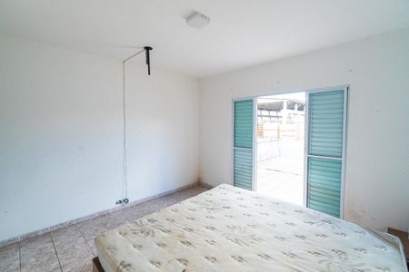 Casa à venda com 300m², 3 quartos e 2 vagas Casa à venda com 300m², 3 quartos e 2 vagasSuite