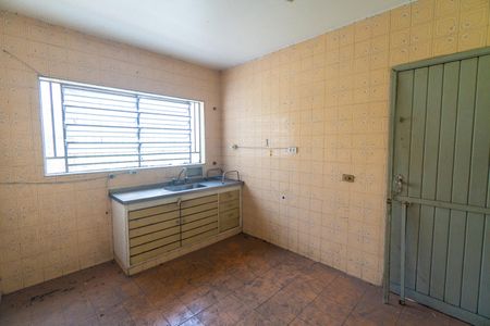Casa à venda com 300m², 3 quartos e 2 vagas Casa à venda com 300m², 3 quartos e 2 vagasCozinha