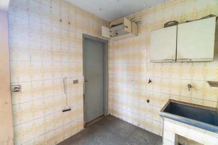 Casa à venda com 300m², 3 quartos e 2 vagas Casa à venda com 300m², 3 quartos e 2 vagasÁrea de Serviço