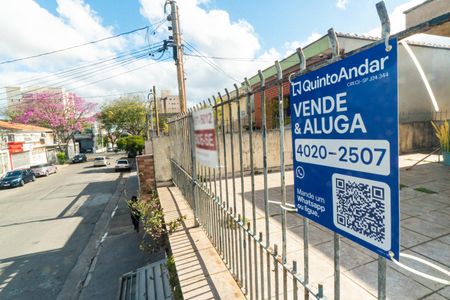Casa à venda com 300m², 3 quartos e 2 vagas Casa à venda com 300m², 3 quartos e 2 vagasPlaquinha