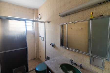 Casa à venda com 300m², 3 quartos e 2 vagas Casa à venda com 300m², 3 quartos e 2 vagasBanheiro Social