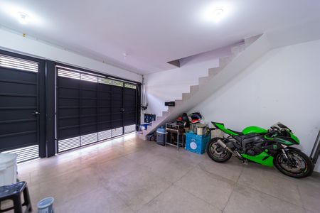 Casa à venda com 150m², 3 quartos e 2 vagas Casa à venda com 150m², 3 quartos e 2 vagasGaragem