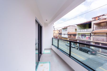 Casa à venda com 150m², 3 quartos e 2 vagas Casa à venda com 150m², 3 quartos e 2 vagasVaranda