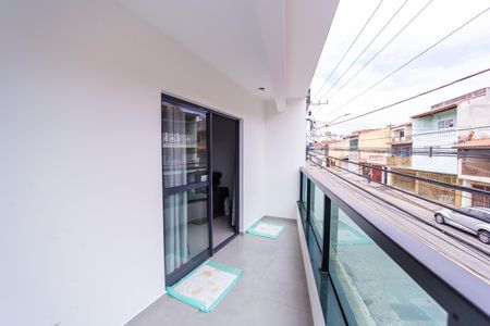 Casa à venda com 150m², 3 quartos e 2 vagas Casa à venda com 150m², 3 quartos e 2 vagasVaranda